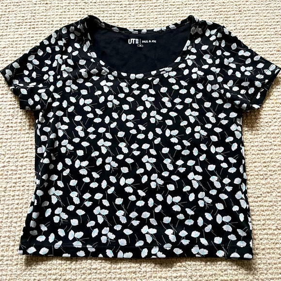 Printed UNIQLO crop tee, medium - Picture 1 of 2